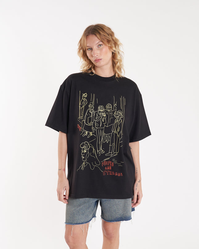 Remera Strangers Black