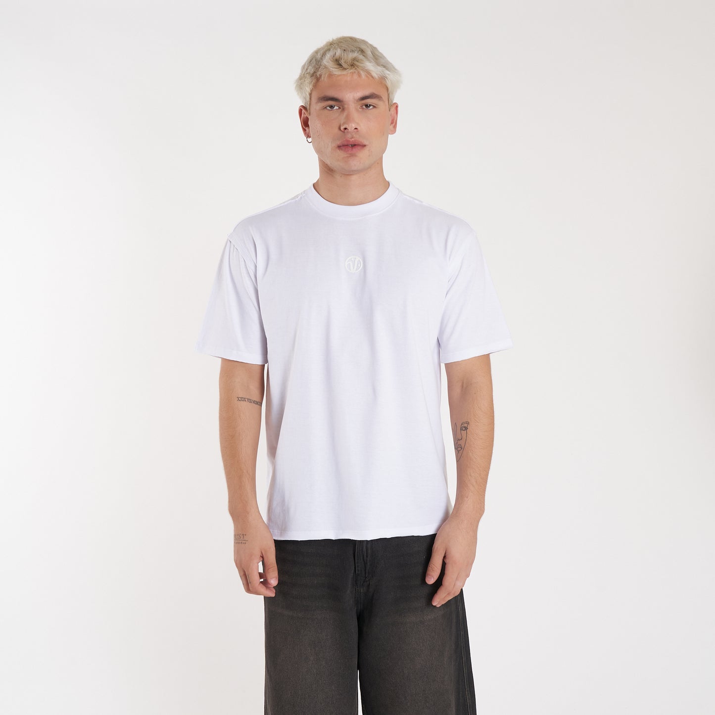 Remera Hall White