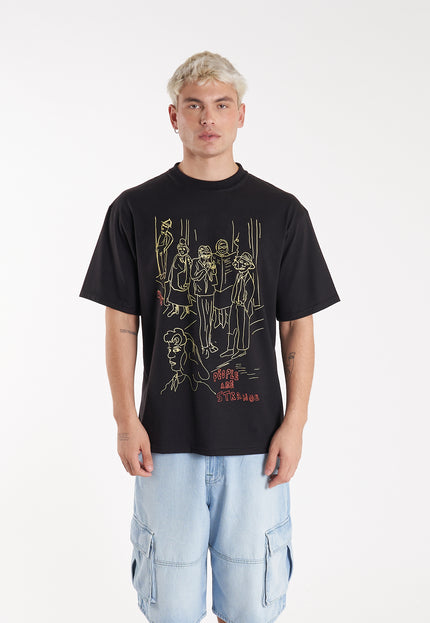 Remera Strangers Black