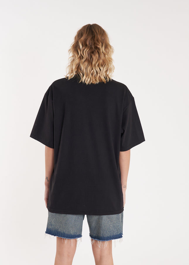 Remera Strangers Black