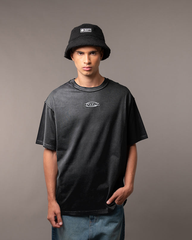 Remera Gotie Off Black