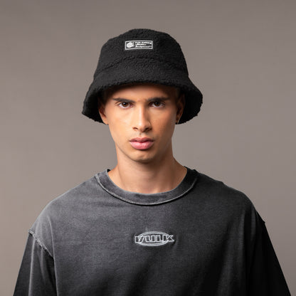 Remera Gotie Off Black