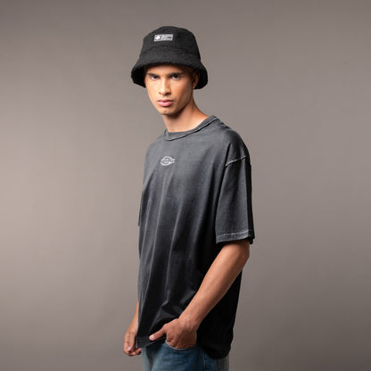 Remera Gotie Off Black