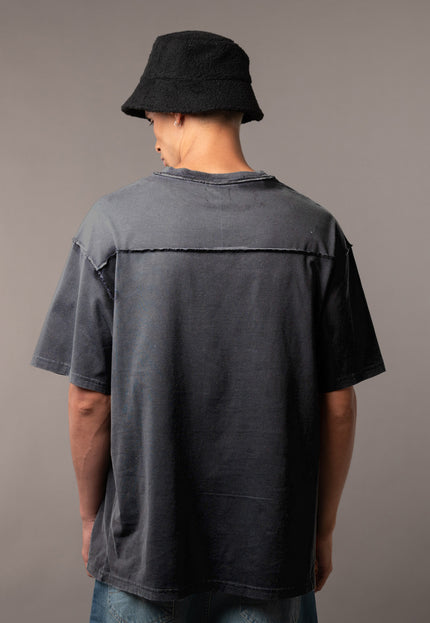 Remera Gotie Off Black