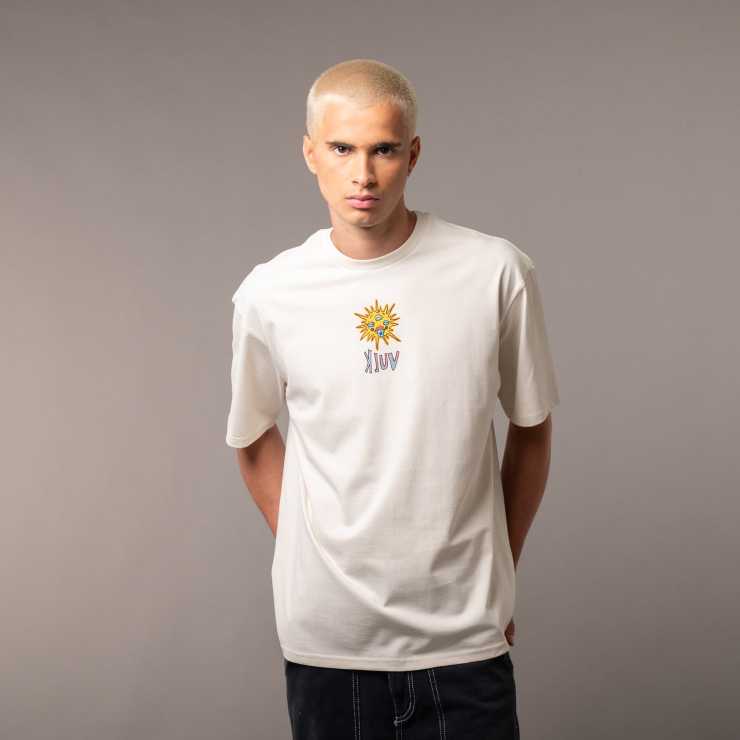 Remera Neon Pill Cream