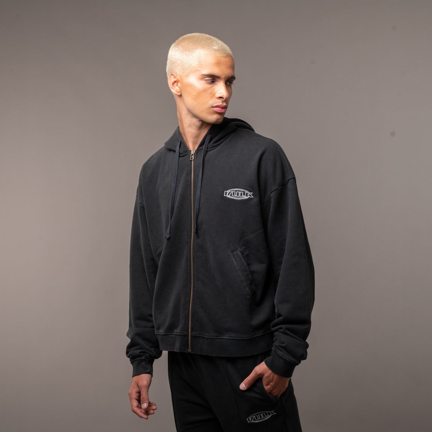 Campera Canguro Gotie Off Black