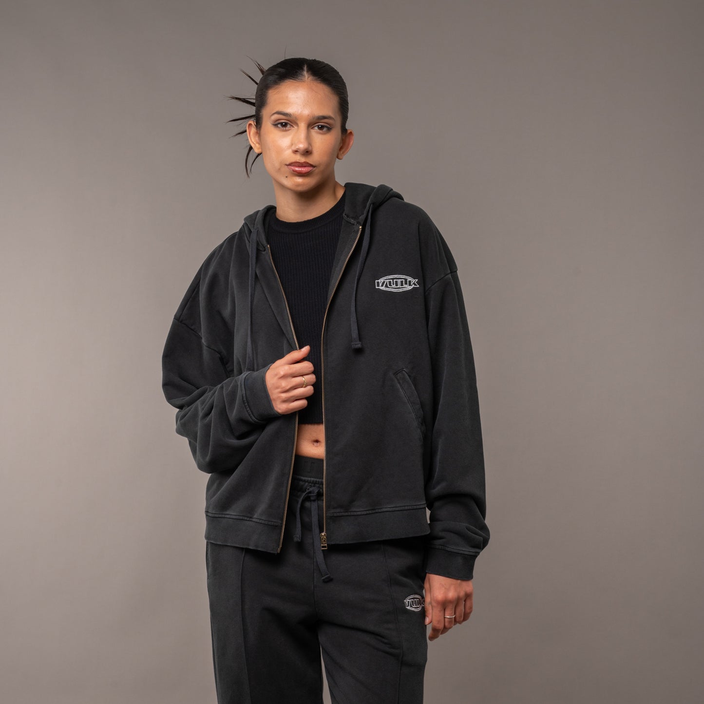 Campera Canguro Gotie Off Black