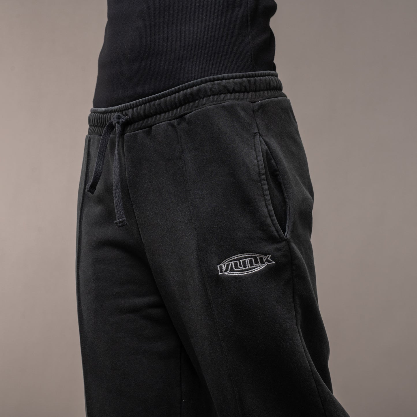 Jogging Gotie Off Black