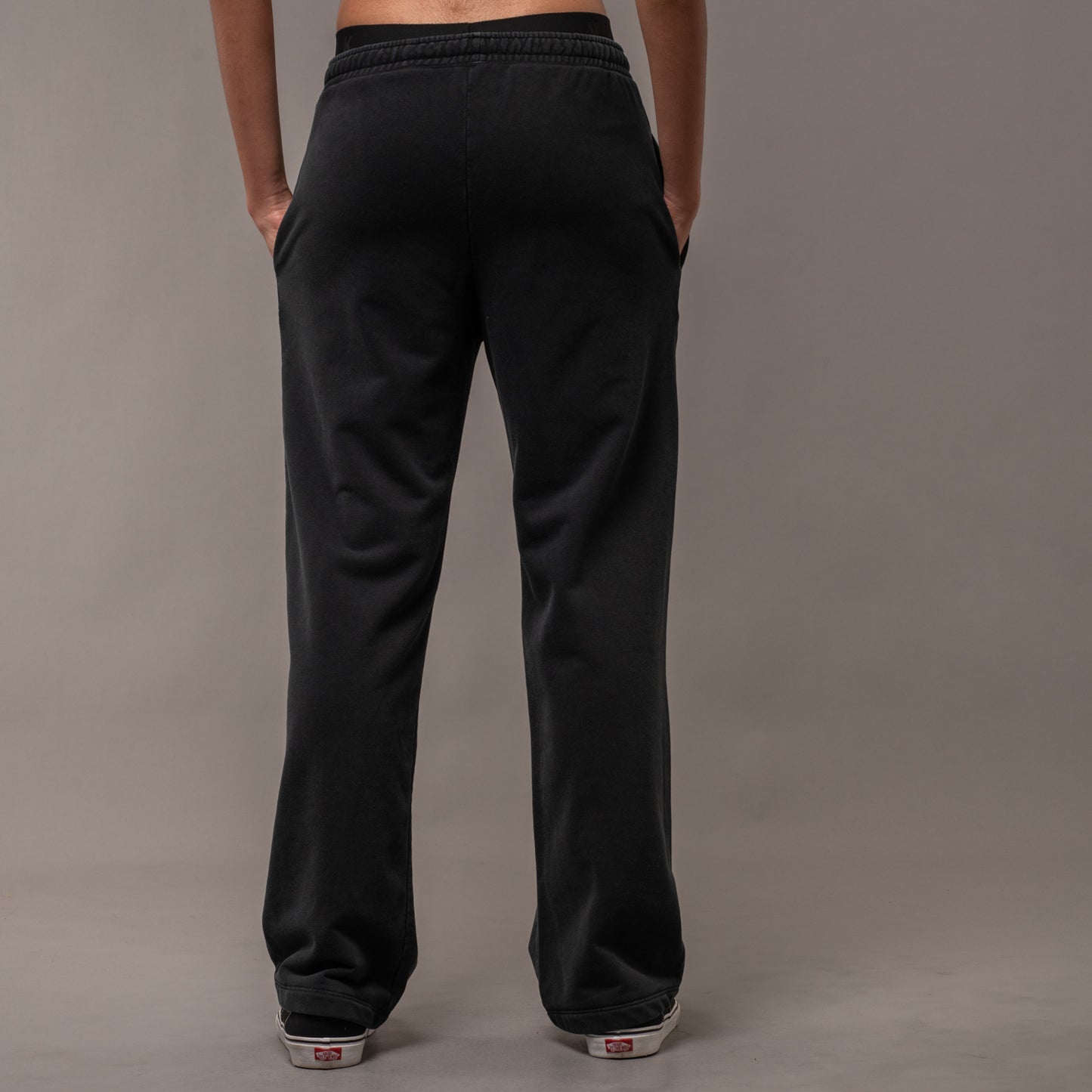 Jogging Gotie Off Black