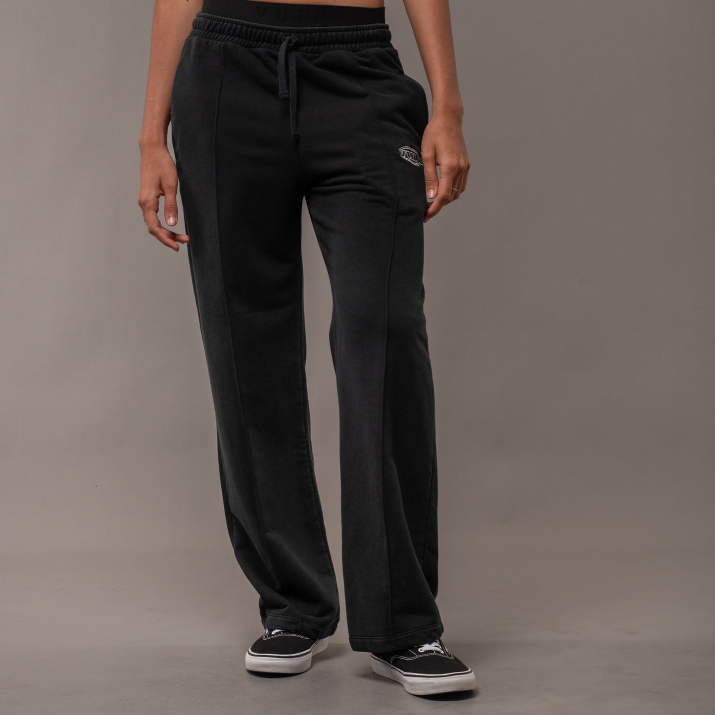 Jogging Gotie Off Black