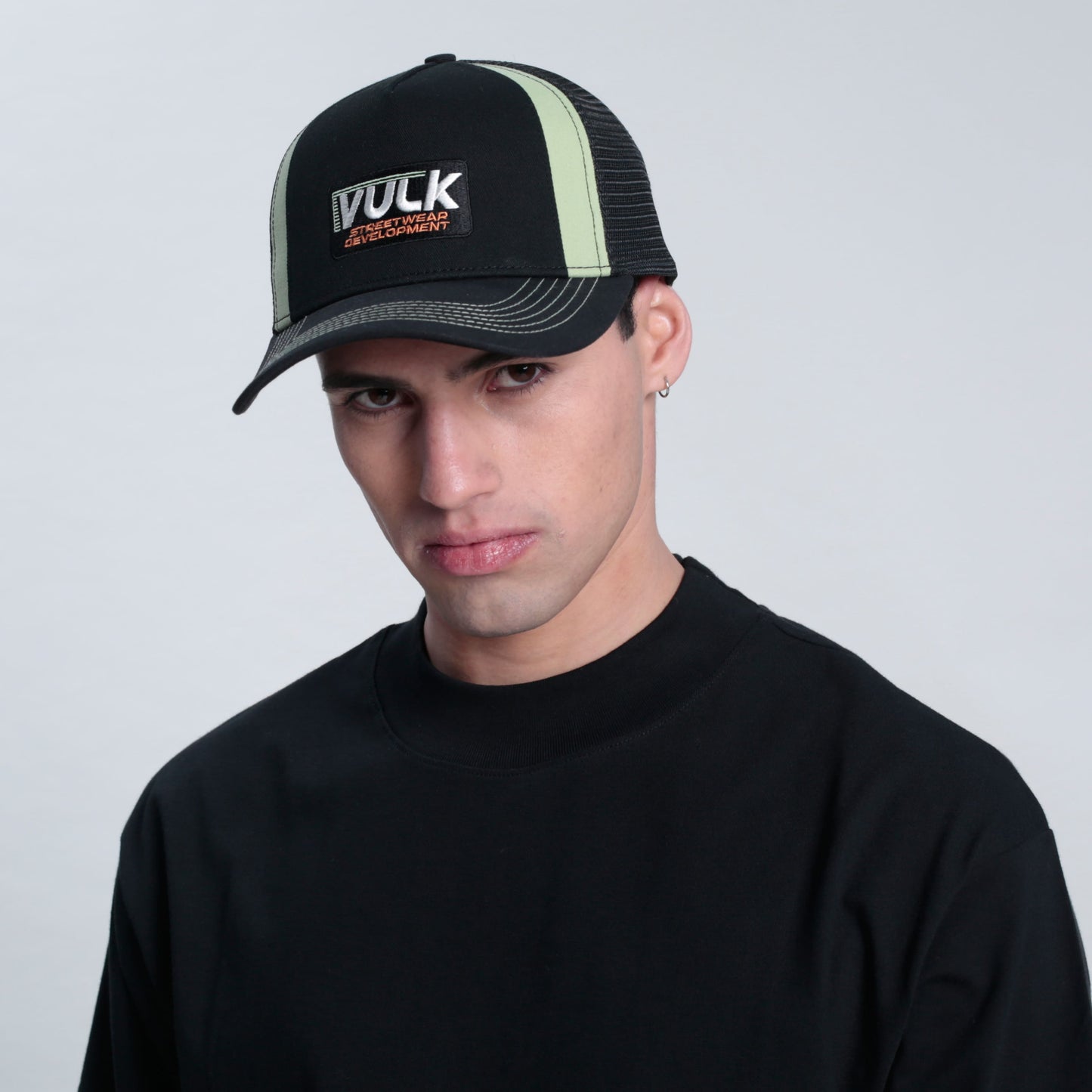 CAP BOLD TRUCKER BLACK